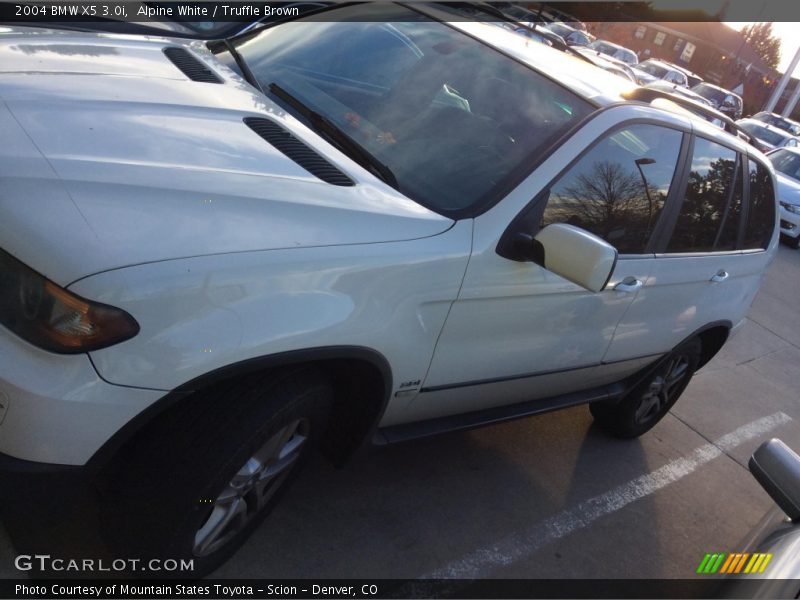 Alpine White / Truffle Brown 2004 BMW X5 3.0i