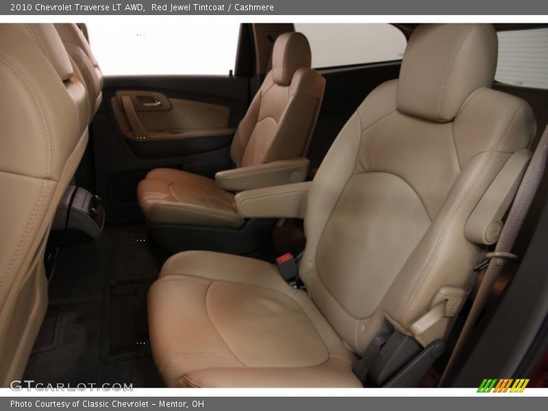 Red Jewel Tintcoat / Cashmere 2010 Chevrolet Traverse LT AWD