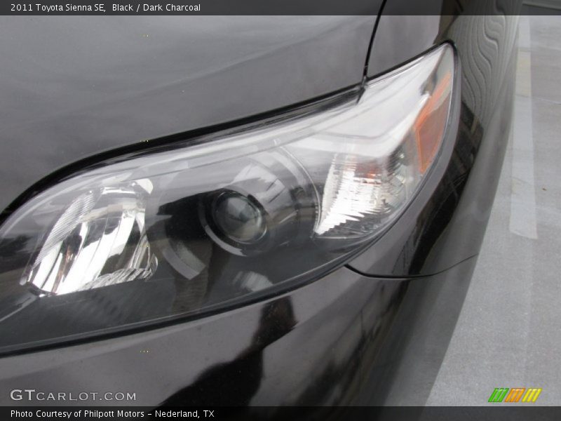 Black / Dark Charcoal 2011 Toyota Sienna SE