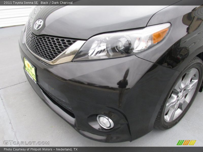 Black / Dark Charcoal 2011 Toyota Sienna SE