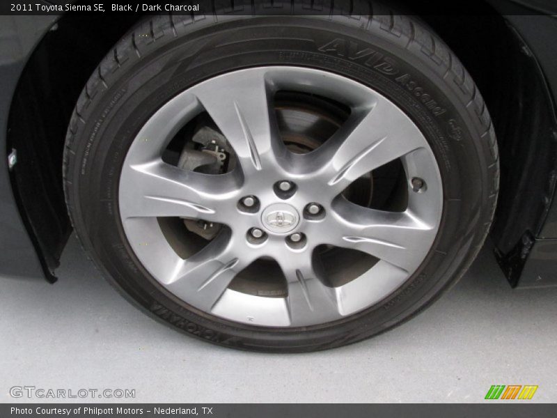 Black / Dark Charcoal 2011 Toyota Sienna SE