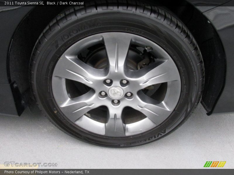 Black / Dark Charcoal 2011 Toyota Sienna SE