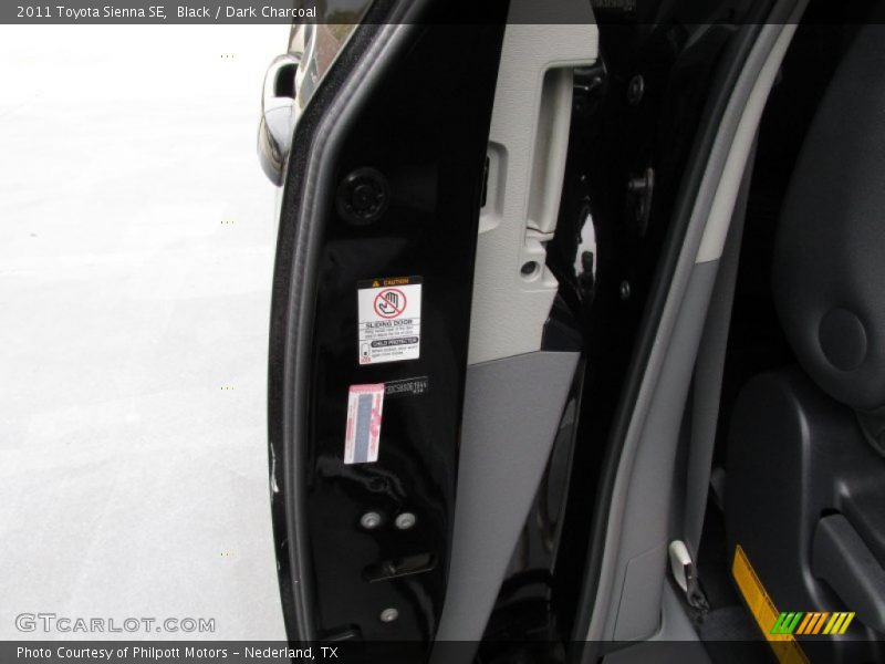 Black / Dark Charcoal 2011 Toyota Sienna SE