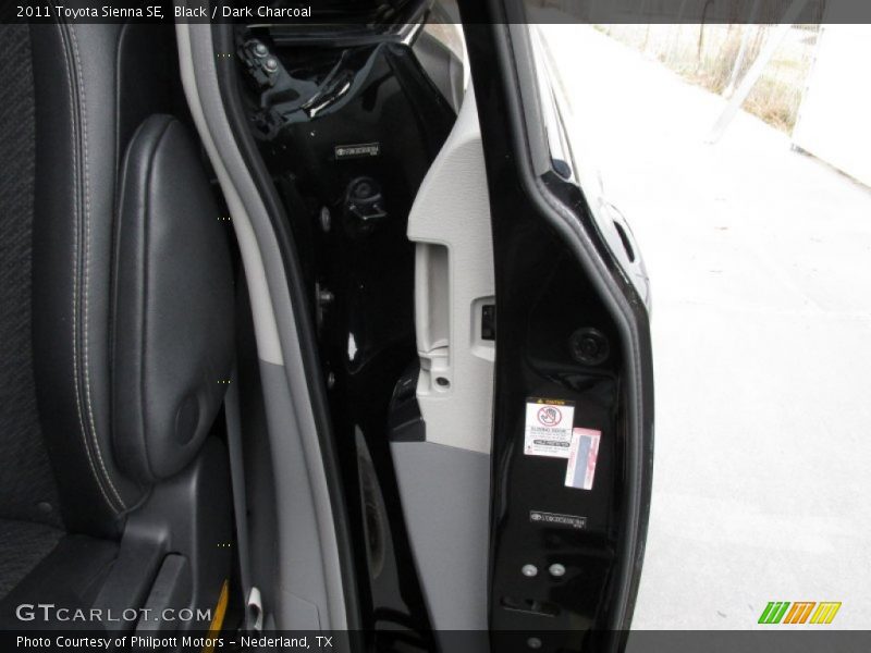 Black / Dark Charcoal 2011 Toyota Sienna SE