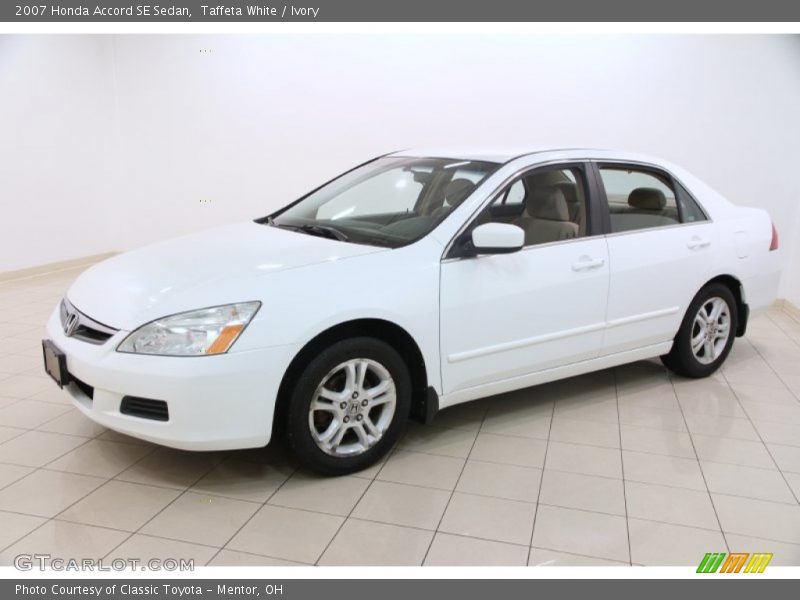 Front 3/4 View of 2007 Accord SE Sedan