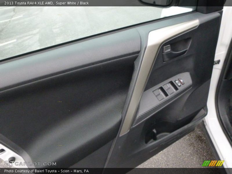 Super White / Black 2013 Toyota RAV4 XLE AWD