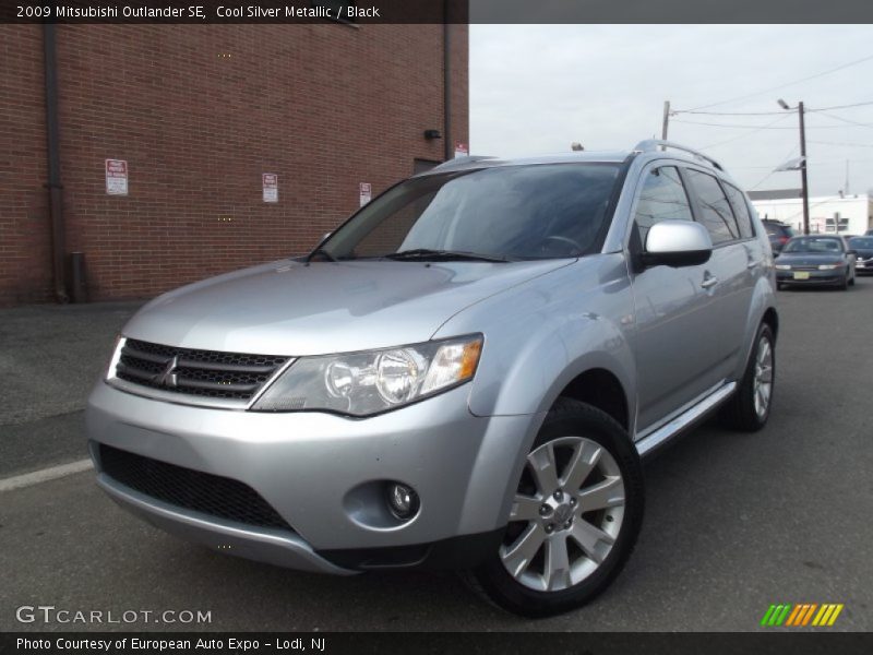 Cool Silver Metallic / Black 2009 Mitsubishi Outlander SE