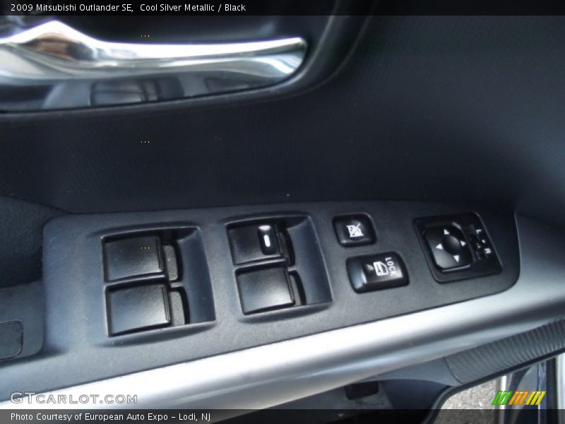 Cool Silver Metallic / Black 2009 Mitsubishi Outlander SE