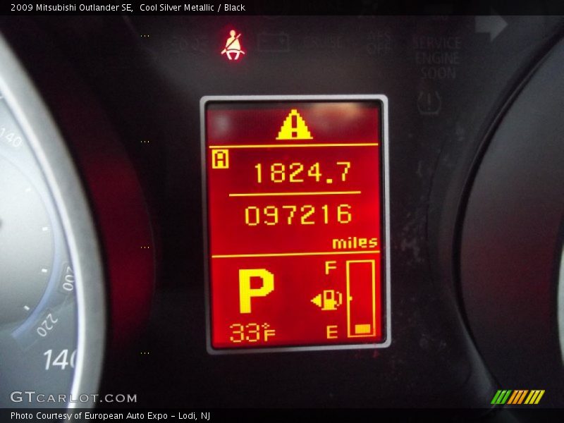 Cool Silver Metallic / Black 2009 Mitsubishi Outlander SE