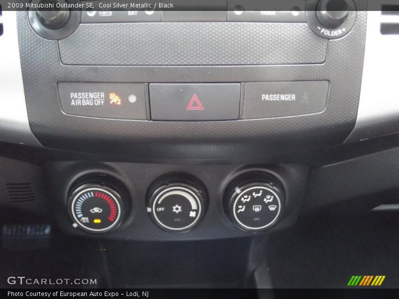 Cool Silver Metallic / Black 2009 Mitsubishi Outlander SE