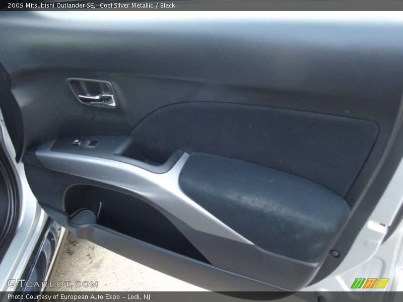 Cool Silver Metallic / Black 2009 Mitsubishi Outlander SE