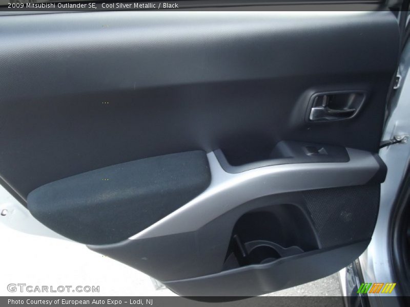 Cool Silver Metallic / Black 2009 Mitsubishi Outlander SE