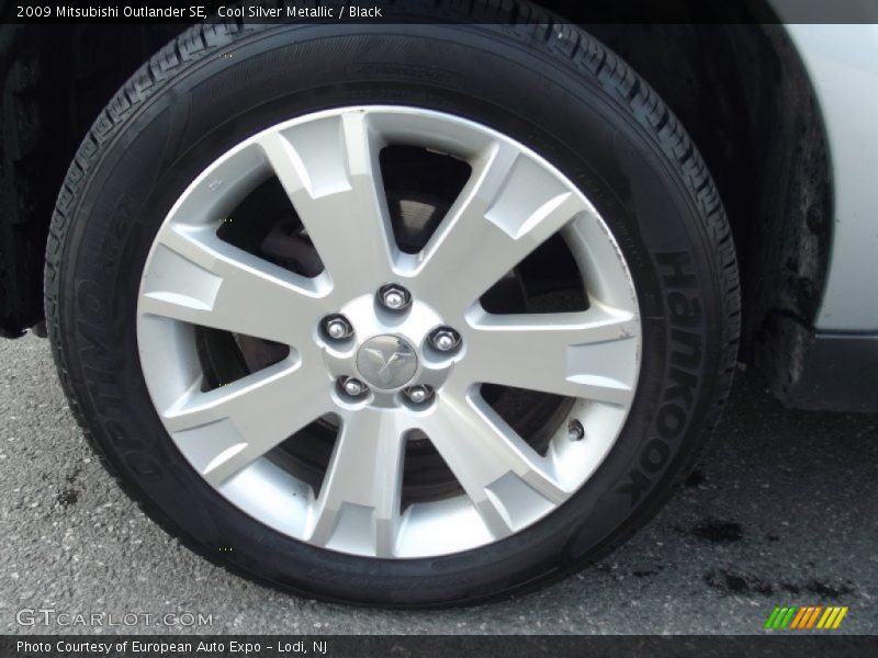 Cool Silver Metallic / Black 2009 Mitsubishi Outlander SE