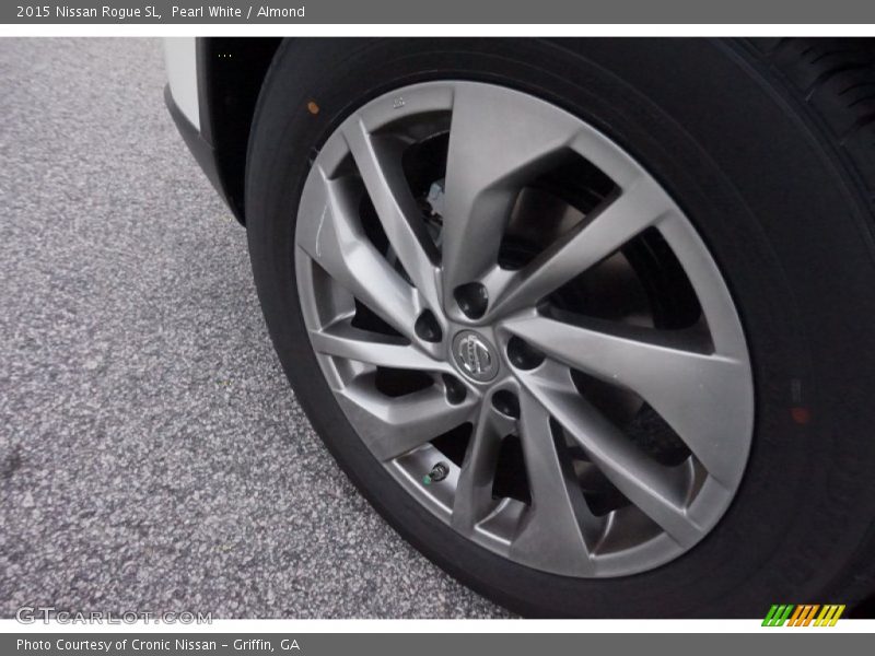 Pearl White / Almond 2015 Nissan Rogue SL