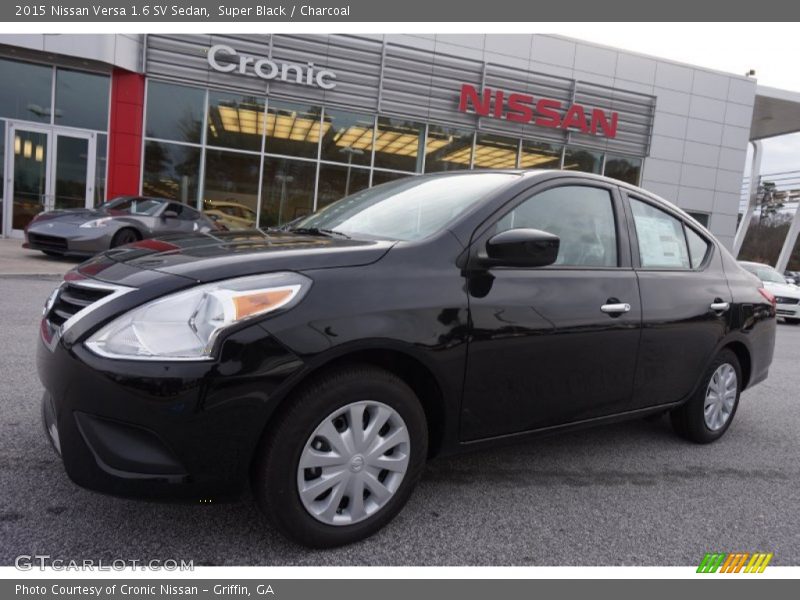 Super Black / Charcoal 2015 Nissan Versa 1.6 SV Sedan