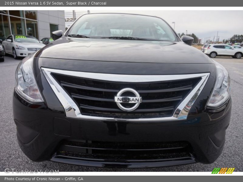 Super Black / Charcoal 2015 Nissan Versa 1.6 SV Sedan