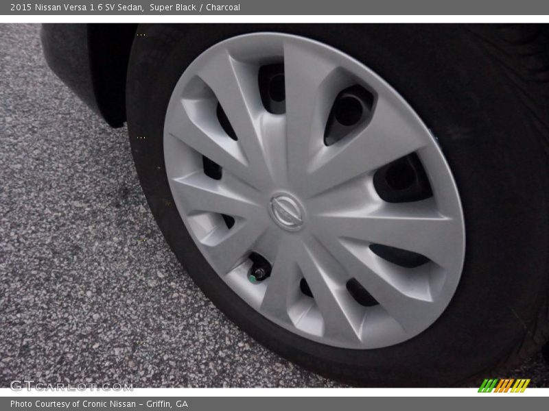 Super Black / Charcoal 2015 Nissan Versa 1.6 SV Sedan