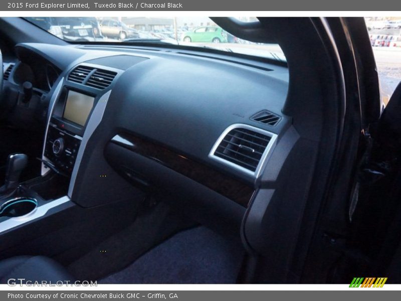 Tuxedo Black / Charcoal Black 2015 Ford Explorer Limited