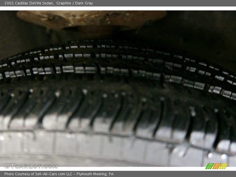 Graphite / Dark Gray 2001 Cadillac DeVille Sedan