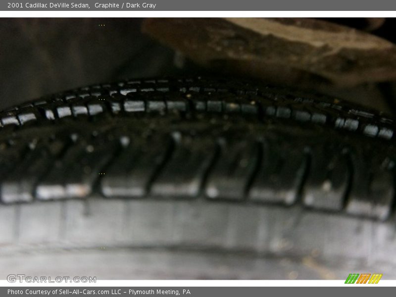 Graphite / Dark Gray 2001 Cadillac DeVille Sedan