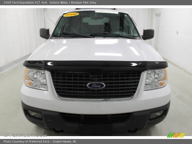 Oxford White / Medium Flint Grey 2006 Ford Expedition XLT 4x4