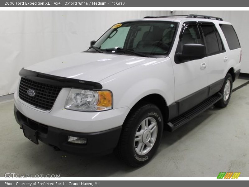 Oxford White / Medium Flint Grey 2006 Ford Expedition XLT 4x4