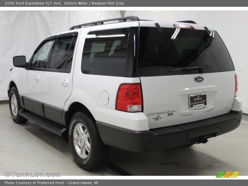 Oxford White / Medium Flint Grey 2006 Ford Expedition XLT 4x4