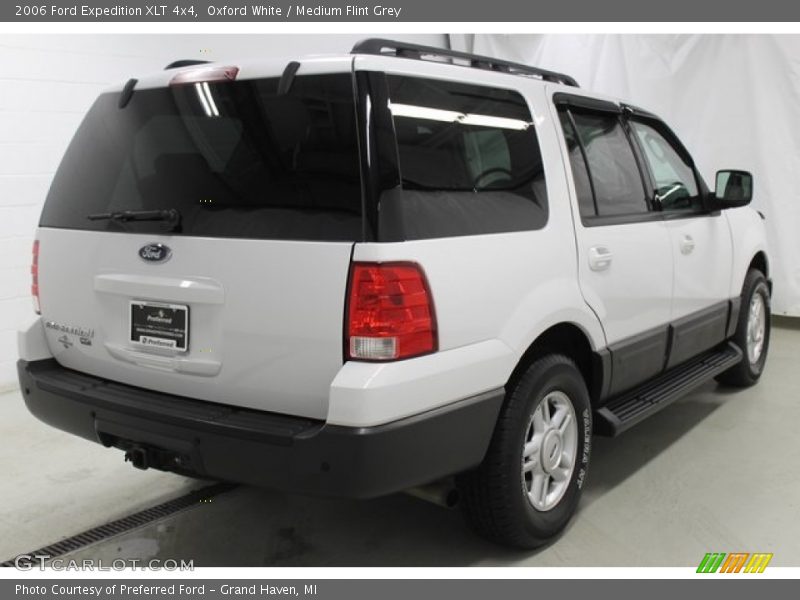 Oxford White / Medium Flint Grey 2006 Ford Expedition XLT 4x4