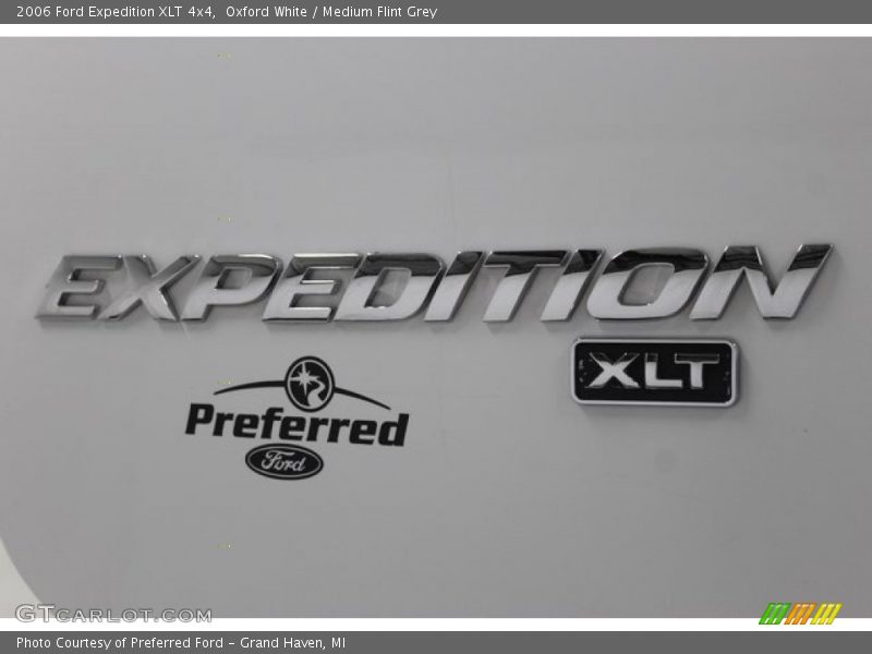 Oxford White / Medium Flint Grey 2006 Ford Expedition XLT 4x4