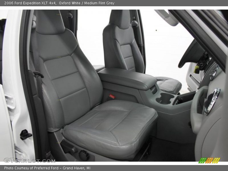 Oxford White / Medium Flint Grey 2006 Ford Expedition XLT 4x4