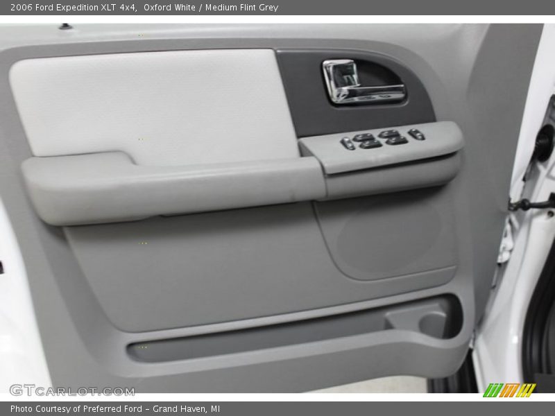 Oxford White / Medium Flint Grey 2006 Ford Expedition XLT 4x4