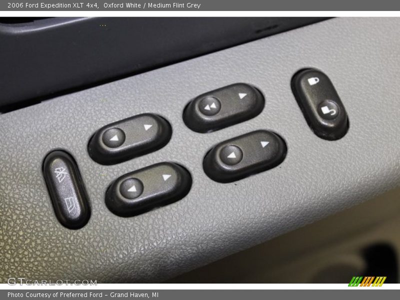 Oxford White / Medium Flint Grey 2006 Ford Expedition XLT 4x4