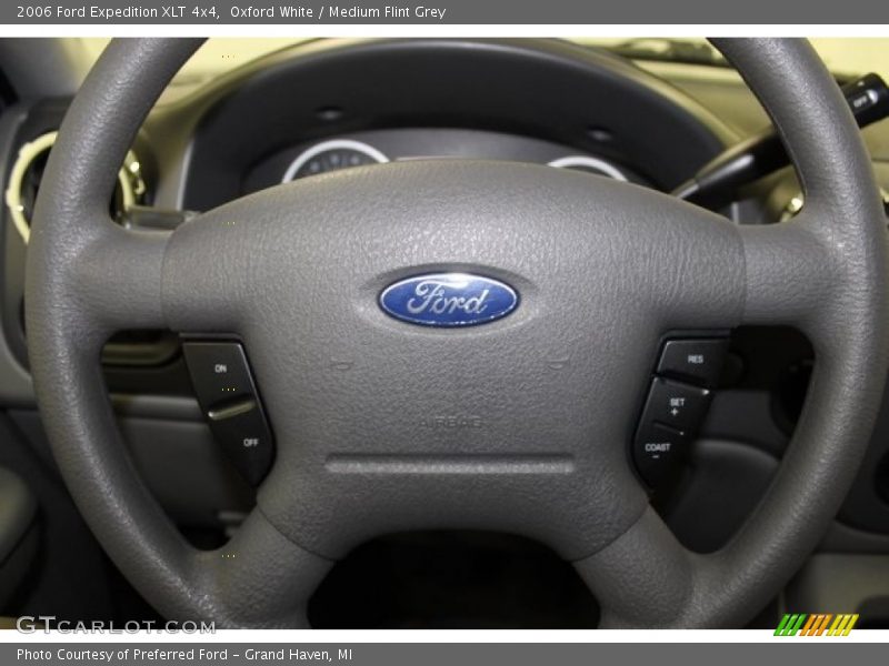 Oxford White / Medium Flint Grey 2006 Ford Expedition XLT 4x4