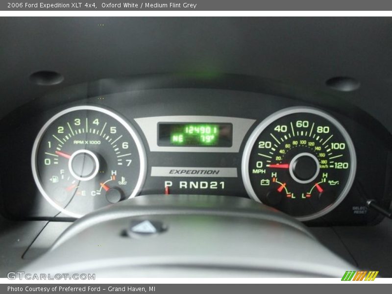 Oxford White / Medium Flint Grey 2006 Ford Expedition XLT 4x4