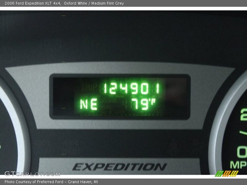 Oxford White / Medium Flint Grey 2006 Ford Expedition XLT 4x4