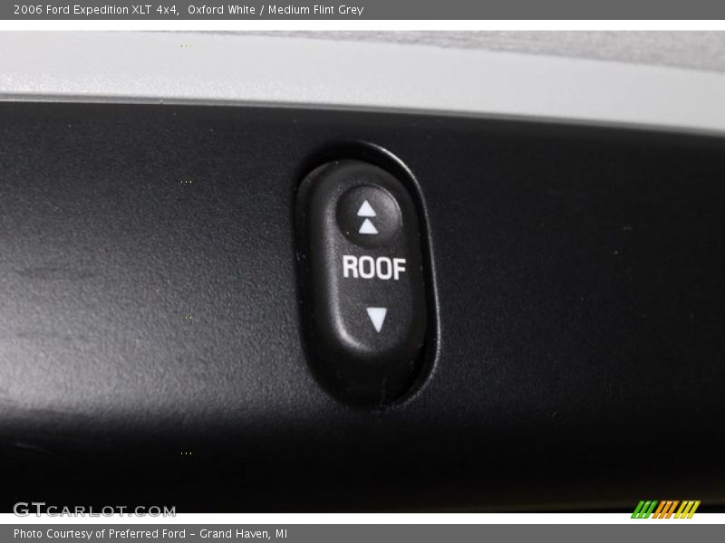 Oxford White / Medium Flint Grey 2006 Ford Expedition XLT 4x4