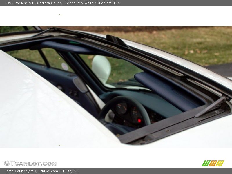 Sunroof of 1995 911 Carrera Coupe