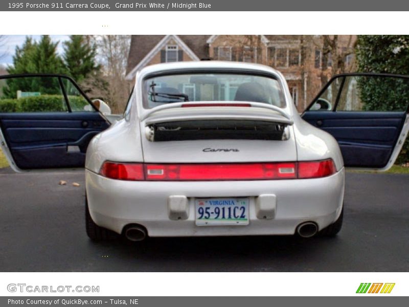 Grand Prix White / Midnight Blue 1995 Porsche 911 Carrera Coupe