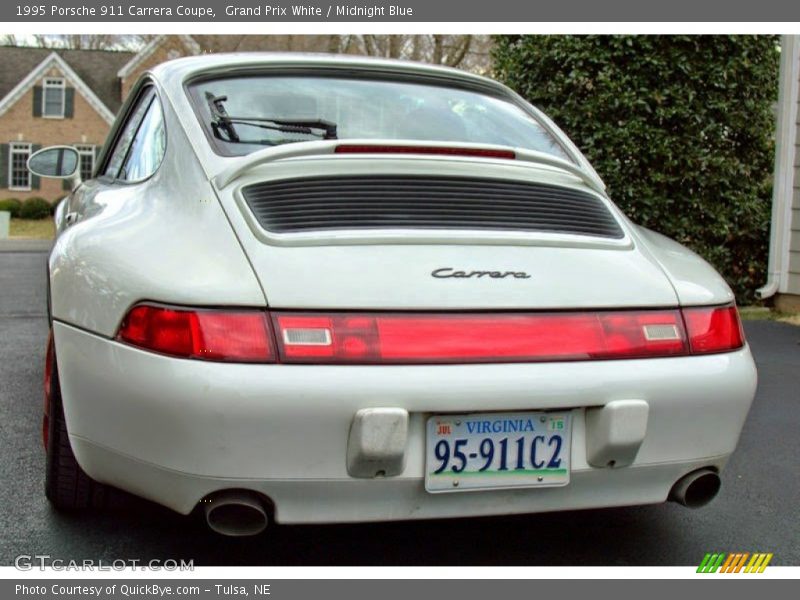 Grand Prix White / Midnight Blue 1995 Porsche 911 Carrera Coupe