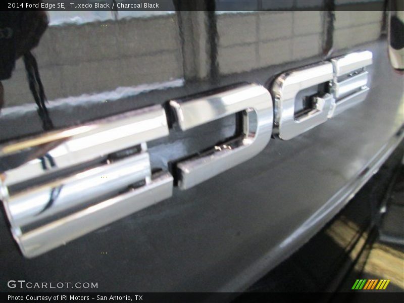 Tuxedo Black / Charcoal Black 2014 Ford Edge SE