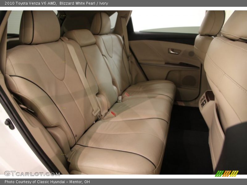 Blizzard White Pearl / Ivory 2010 Toyota Venza V6 AWD