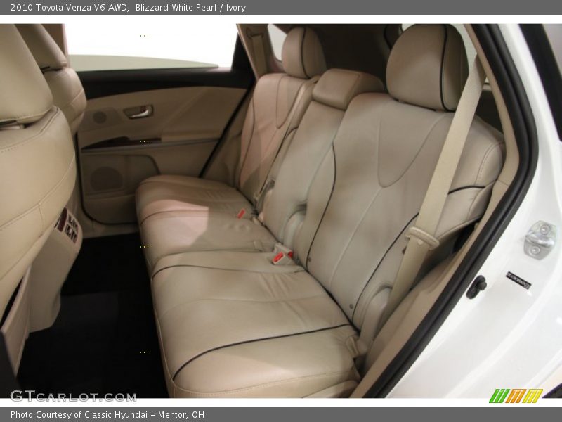 Blizzard White Pearl / Ivory 2010 Toyota Venza V6 AWD