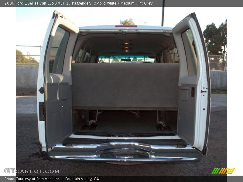 Oxford White / Medium Flint Grey 2006 Ford E Series Van E350 XLT 15 Passenger