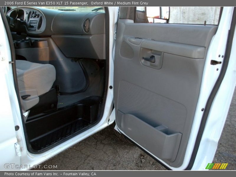 Oxford White / Medium Flint Grey 2006 Ford E Series Van E350 XLT 15 Passenger
