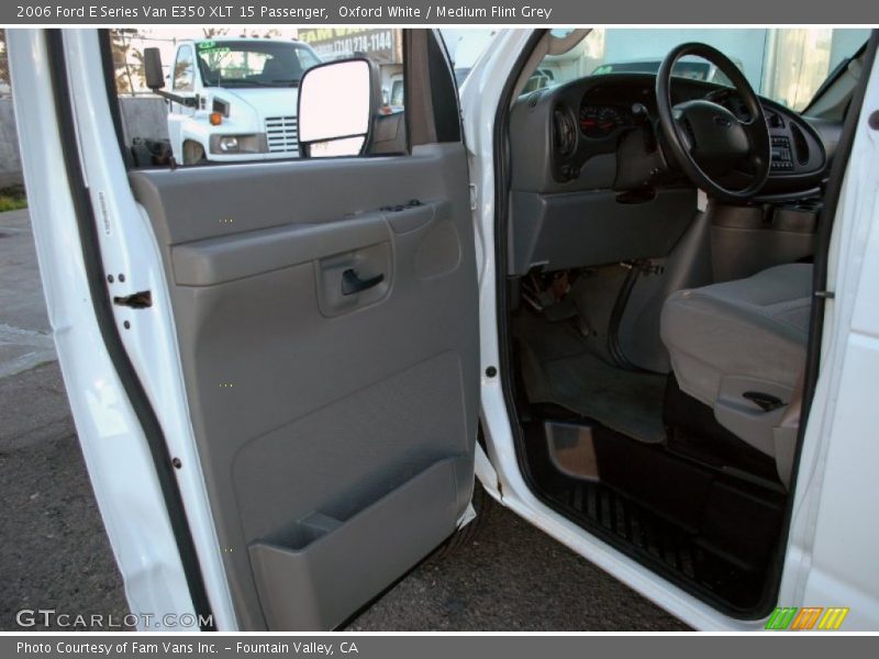 Oxford White / Medium Flint Grey 2006 Ford E Series Van E350 XLT 15 Passenger