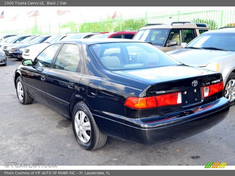 Black / Oak 2000 Toyota Camry LE