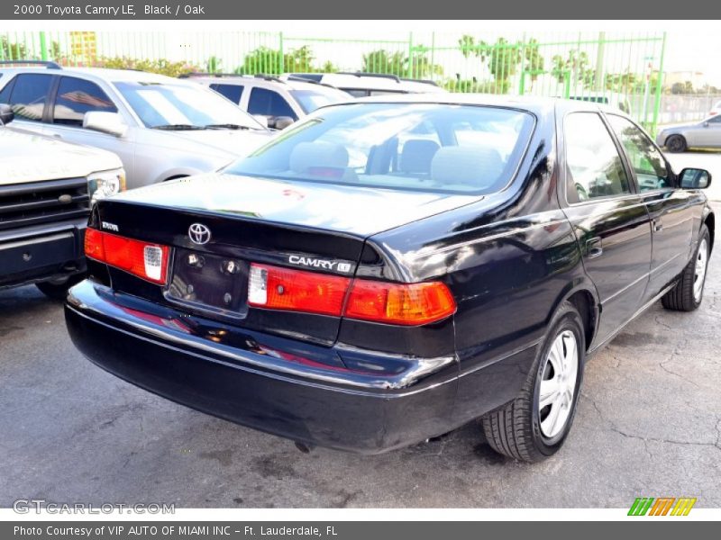 Black / Oak 2000 Toyota Camry LE