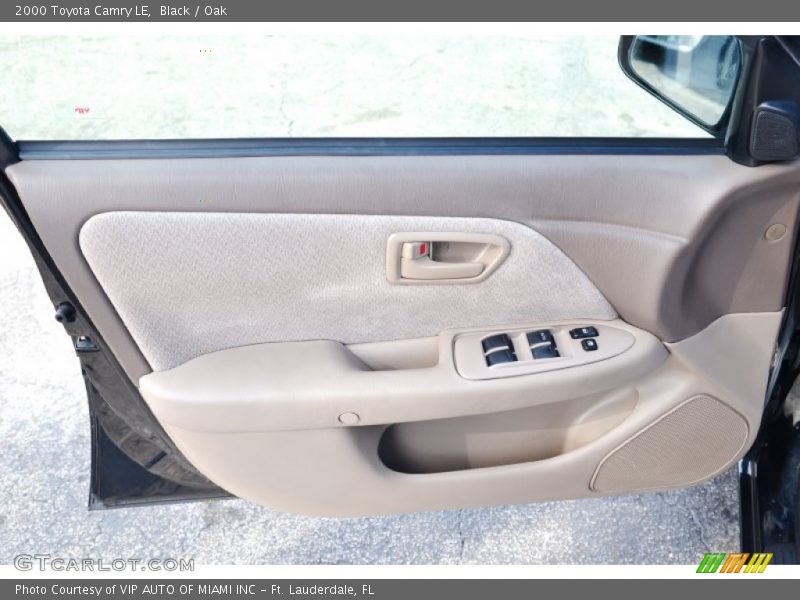 Black / Oak 2000 Toyota Camry LE