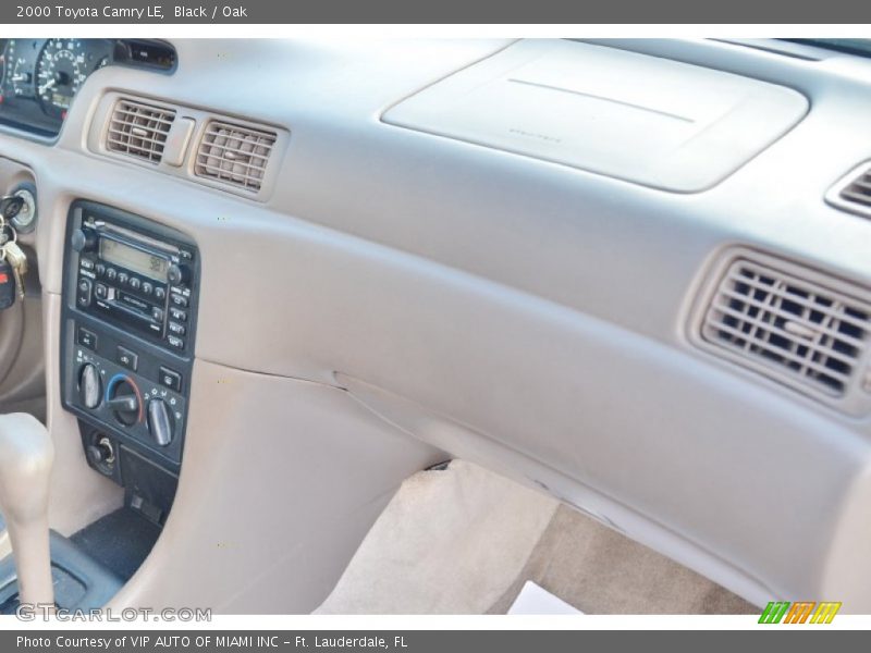 Black / Oak 2000 Toyota Camry LE