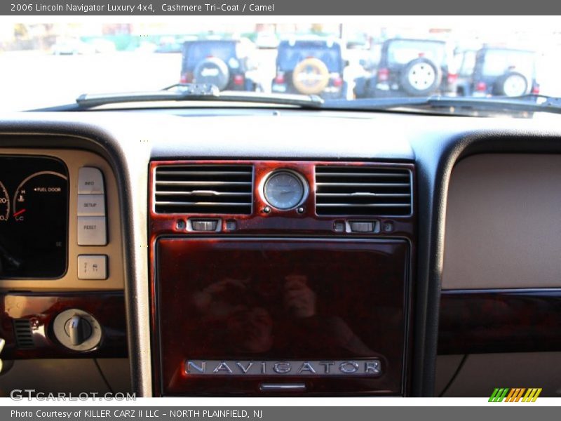 Cashmere Tri-Coat / Camel 2006 Lincoln Navigator Luxury 4x4